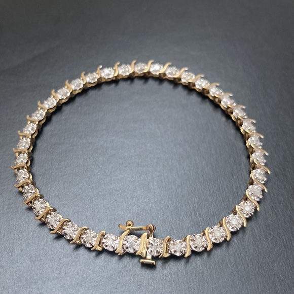 Luxurious Solid 10k 2-Tone S Gold Tennis Bracelet With 37 Natural Diamonds. Nice